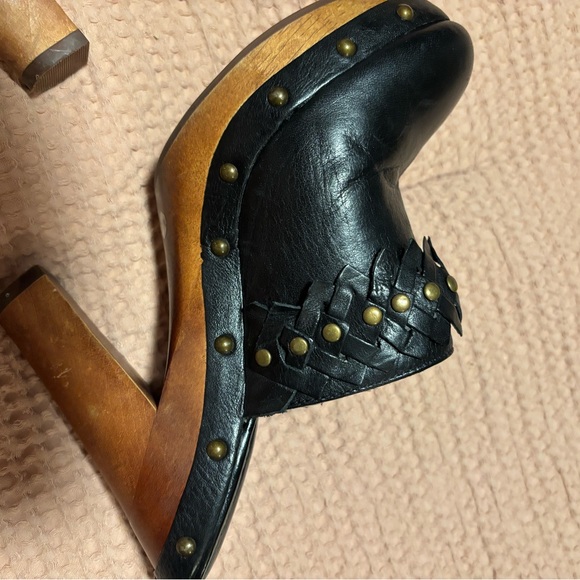 LAUREN Ralph LAuren clog mules. - Picture 3 of 5